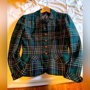 Stunning 1940s vintage plaid jacket in perfect condition. 30 inch waist.